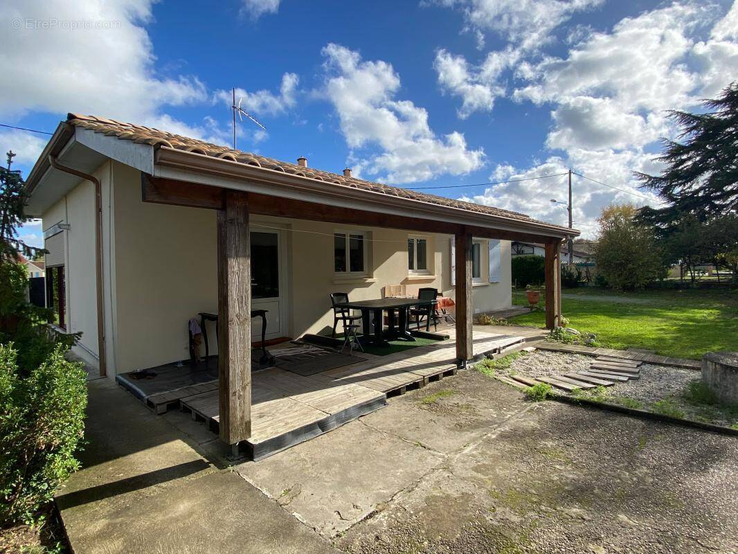 Maison à AMBARES-ET-LAGRAVE