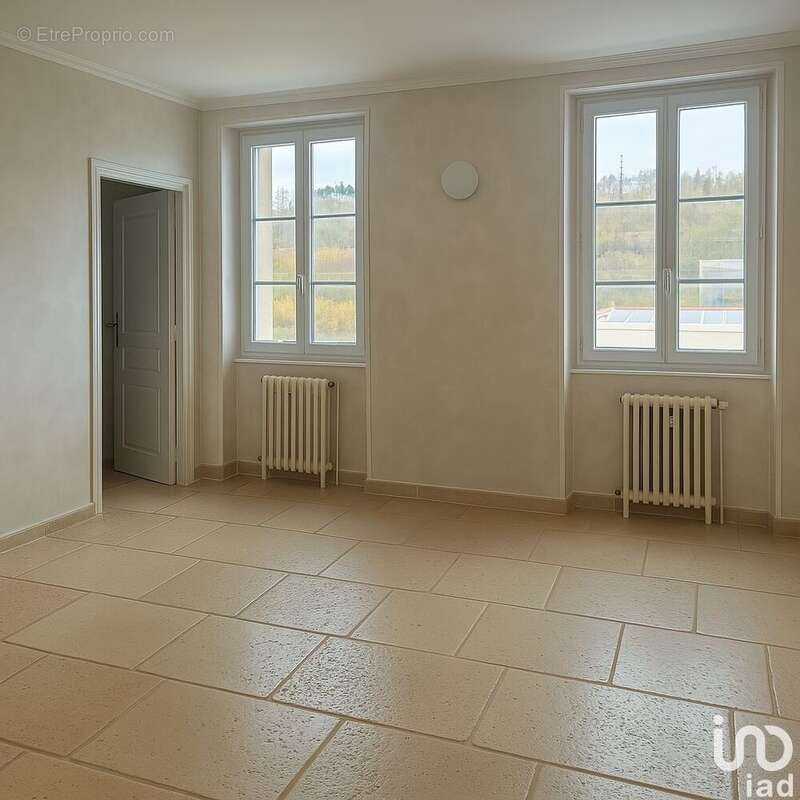 Photo 8 - Commerce à LE CREUSOT