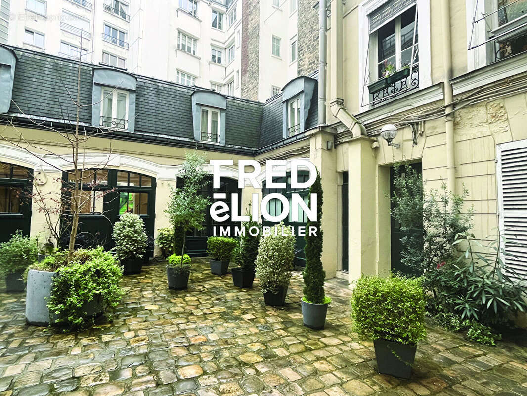 Appartement à NEUILLY-SUR-SEINE