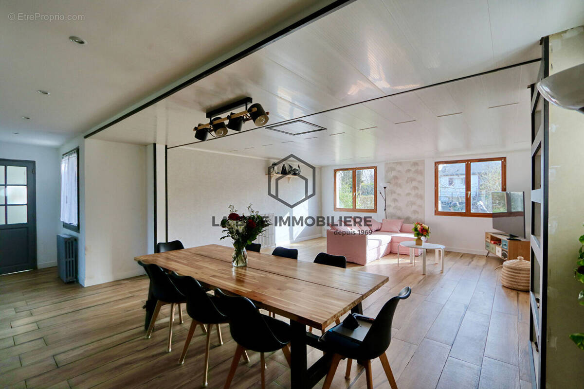 Maison à VILLECRESNES