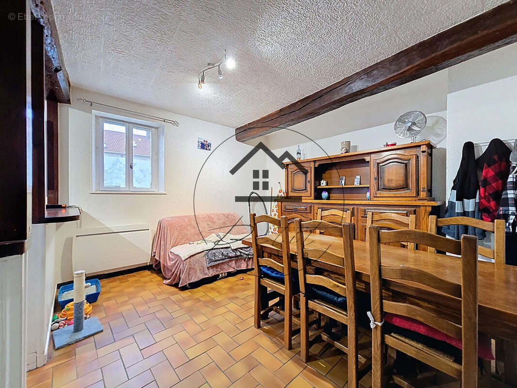 Appartement à MOUY