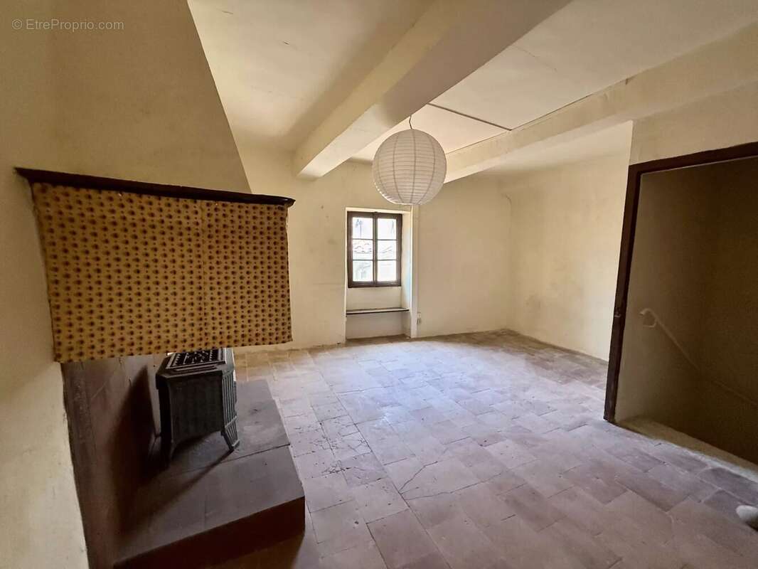 Maison de village à rénover avec jardin constructible - photo 3