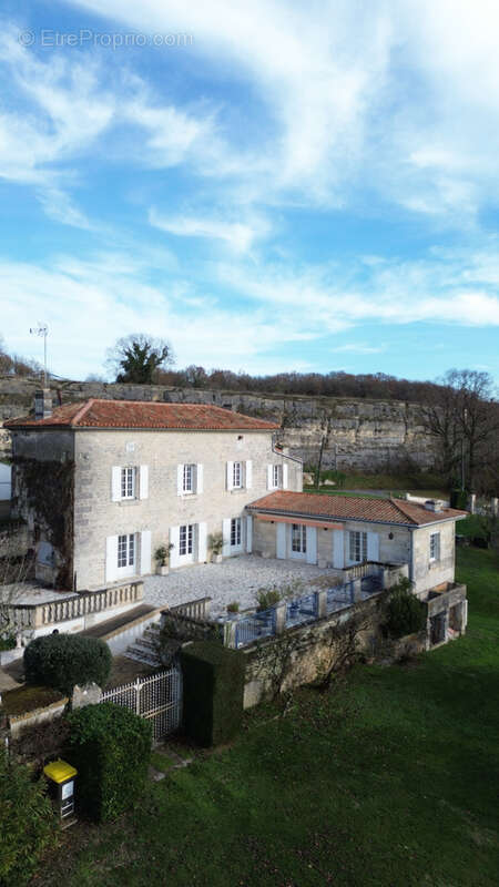 Maison à MOUTHIERS-SUR-BOEME