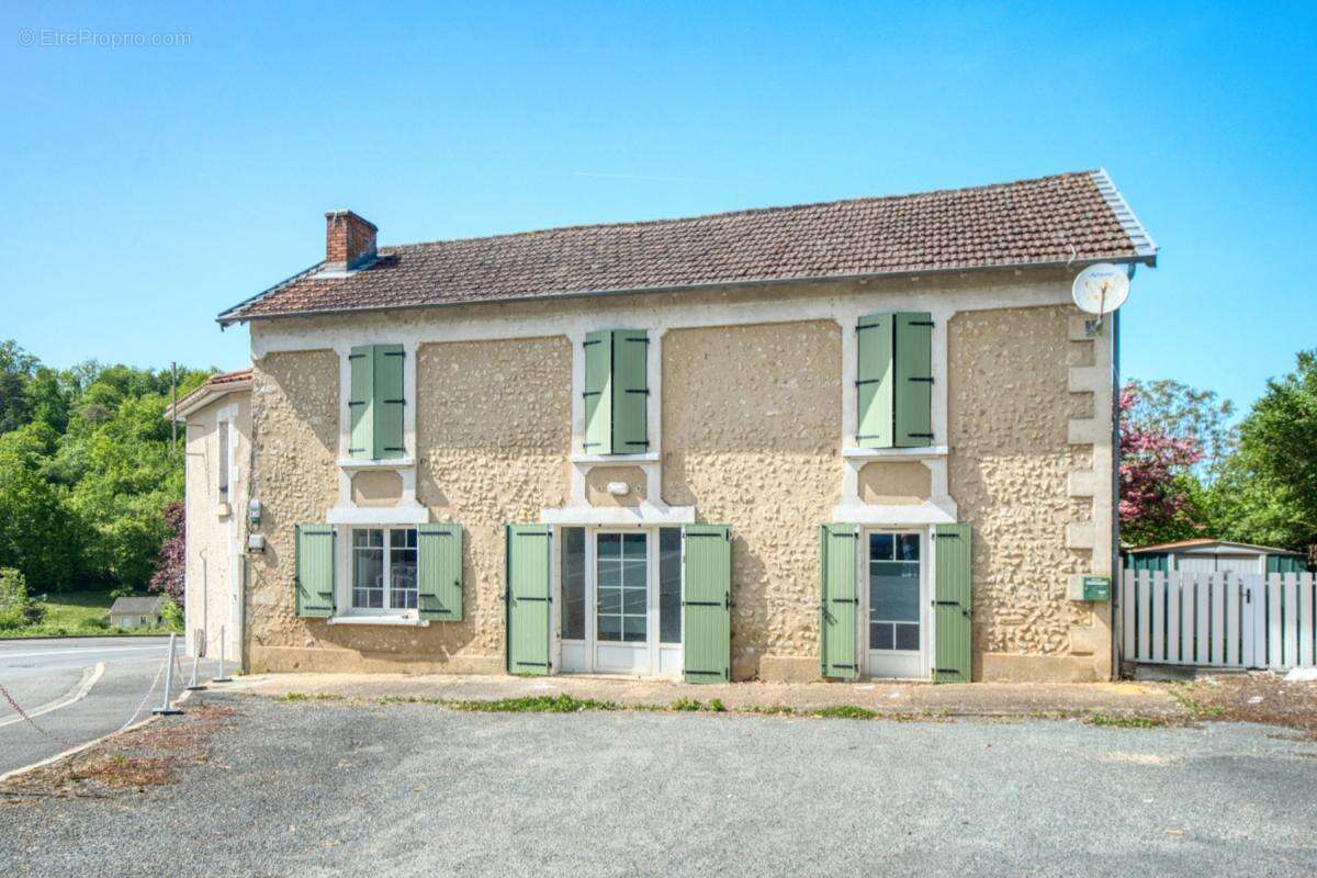 Maison à COURSAC