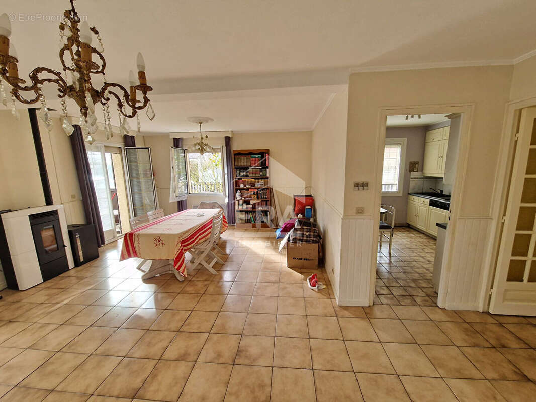 Maison à LES MUREAUX