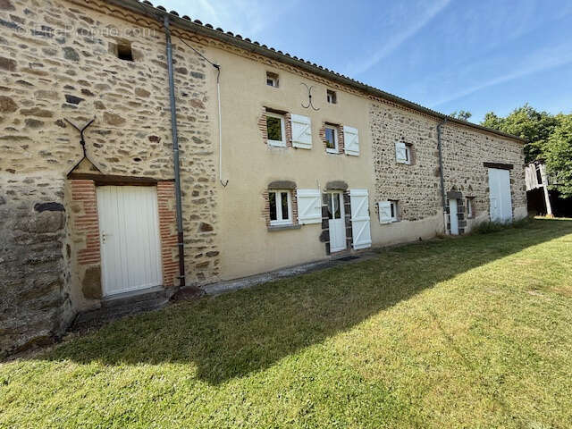 Maison à COMBRONDE