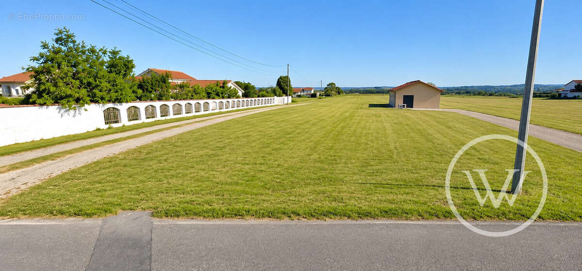 Terrain 1079 m² à Beaurepaire  - photo 3