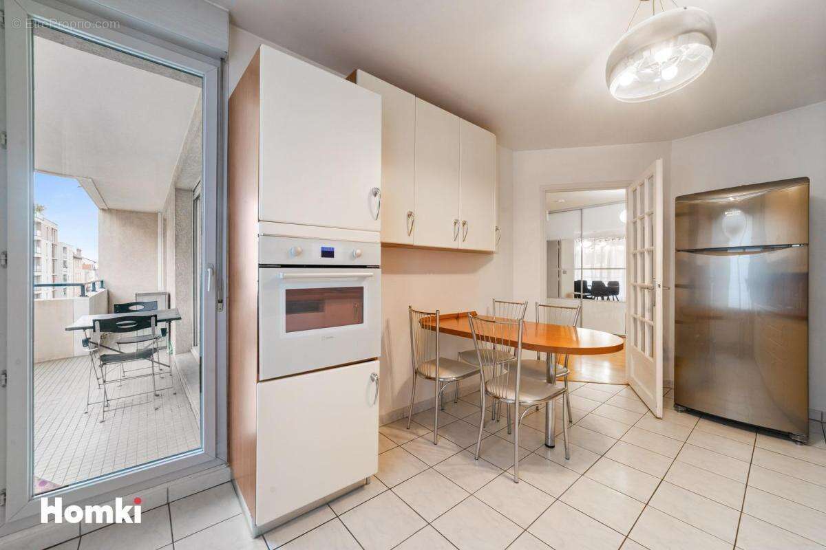 Appartement T5 de 109 m² à Gratte - ciel Villeurbanne 69100, Rue Edouard Vaillant - photo 4