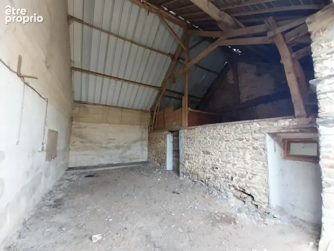 Maison de campagne – Panneaux photovoltaïques, nombreuses dépendances & Terrain - photo 11