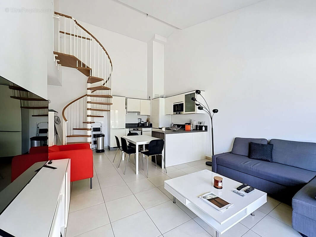 Appartement à MOUGINS