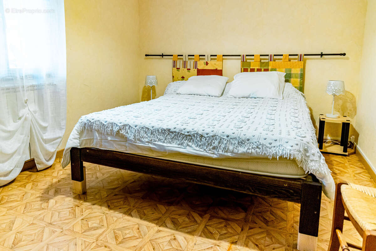 Maison à CAPOULET-ET-JUNAC