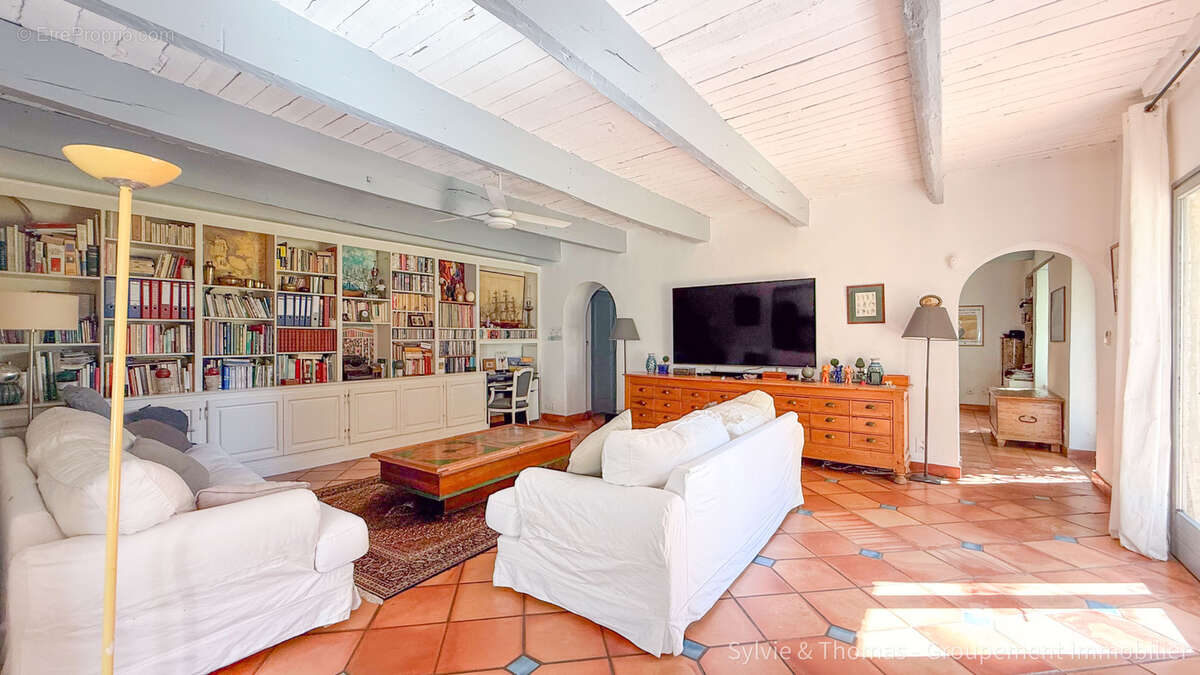 Maison à CADEROUSSE