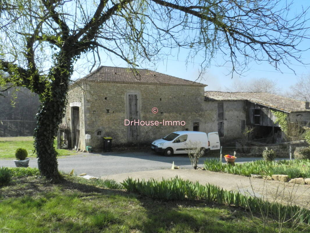 Maison à SAINT-VIVIEN-DE-MONSEGUR