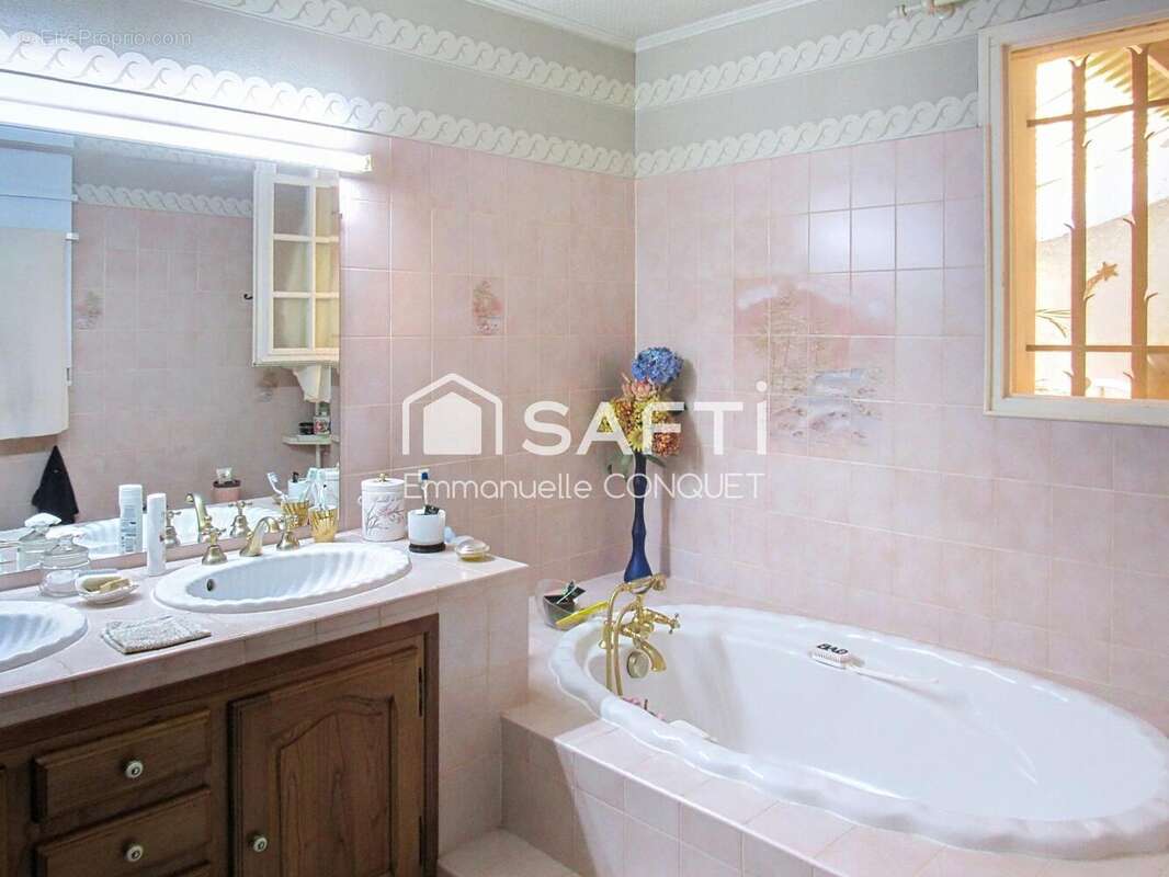 Photo 6 - Maison à LESPIGNAN