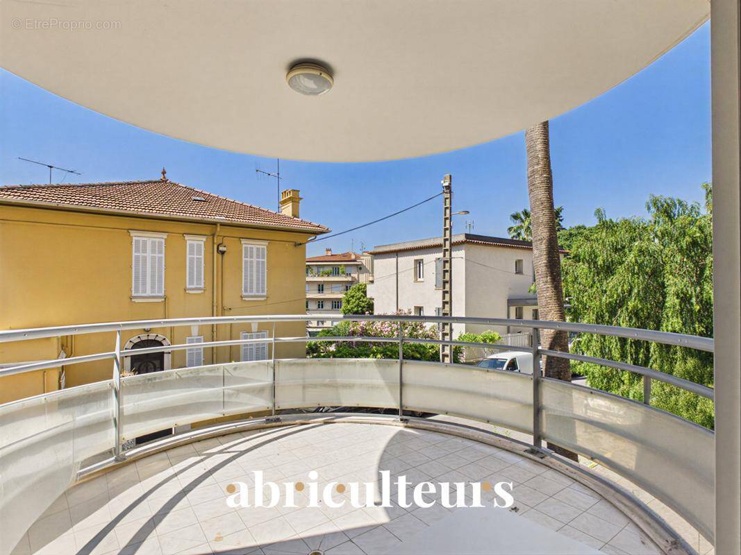 Appartement à LE CANNET