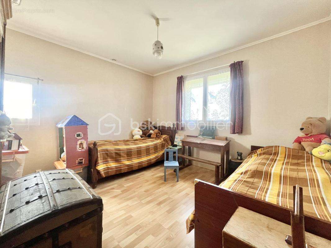 Maison familiale de 150m2 sur un terrain de 930m2 - photo 12