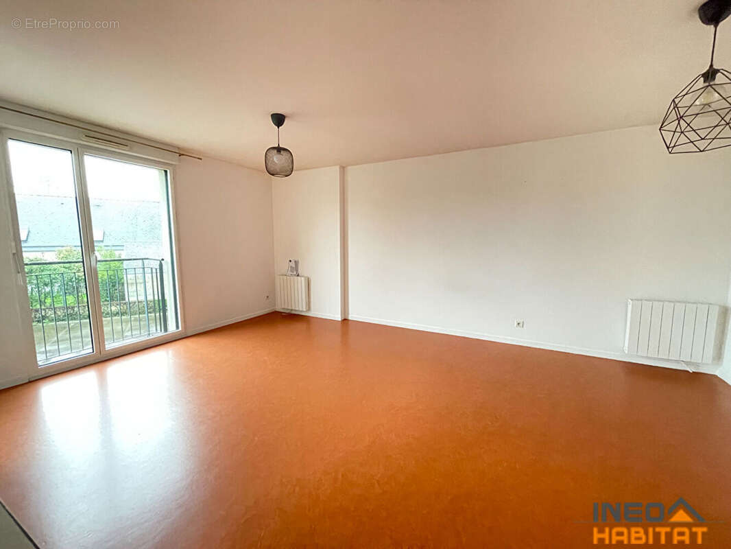 Appartement à LA MEZIERE