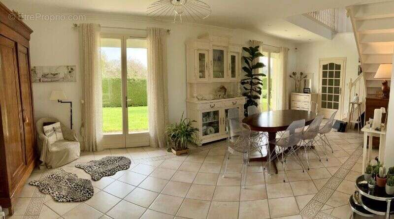 Photo 4 - Maison à MEHUN-SUR-YEVRE