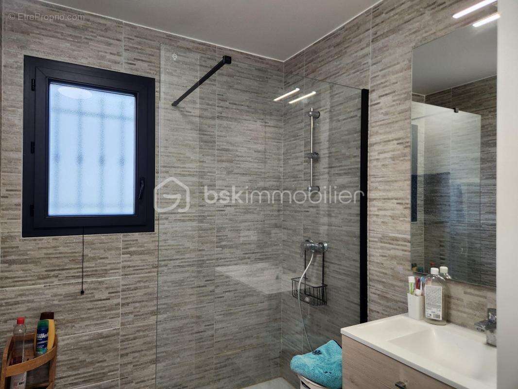 Maison à FORCALQUIER