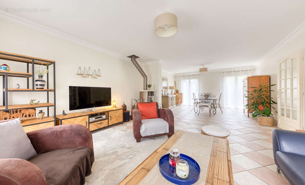 Maison à OZOIR-LA-FERRIERE