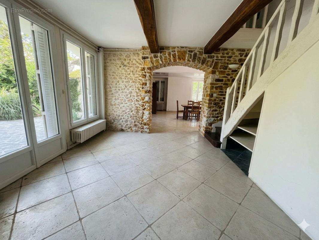 Maison à SACLAS