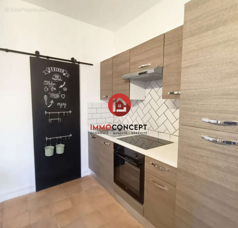 Appartement à ROQUEMAURE