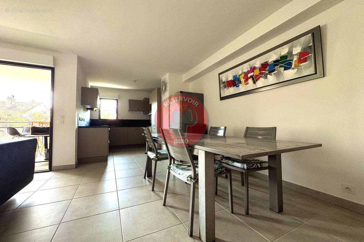 Appartement à LA LONDE-LES-MAURES