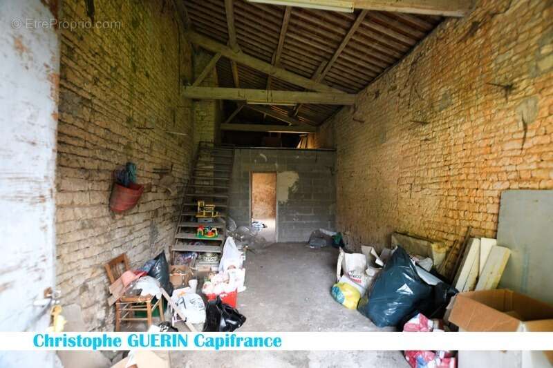 Local/bureau à vendre proche de MONTIGNAC CHARENTE (16) - photo 5