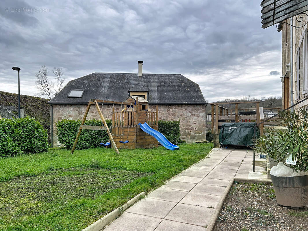 Maison à BRIGNAC-LA-PLAINE