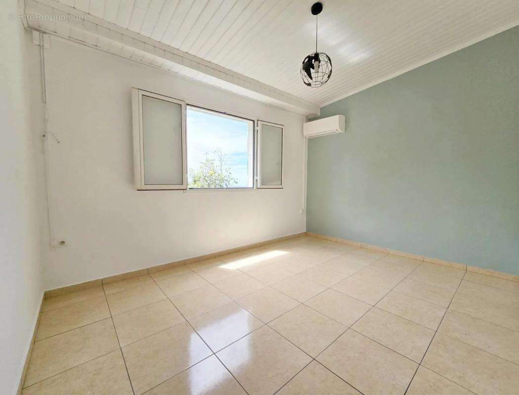 Maison à L&#039;ETANG-SALE