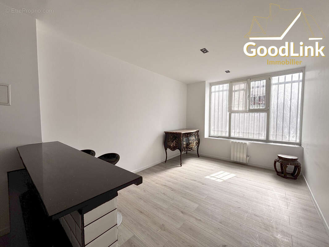 Appartement à AUBERVILLIERS