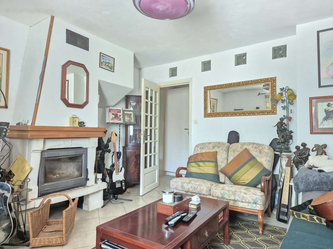 Maison à LA CHAPELLE-GLAIN