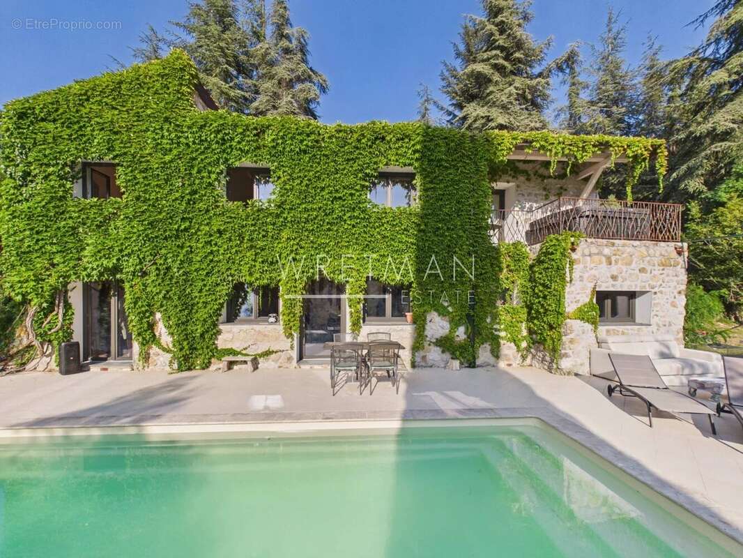 Maison en pierre avec piscine, jacuzzi et panorama exceptionnel - Sospel - photo 19