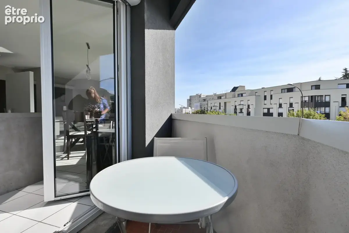 Appartement T3/T4 de 82 m2, balcon, cave et garage fermé   Secteur Beaulieu - photo 1
