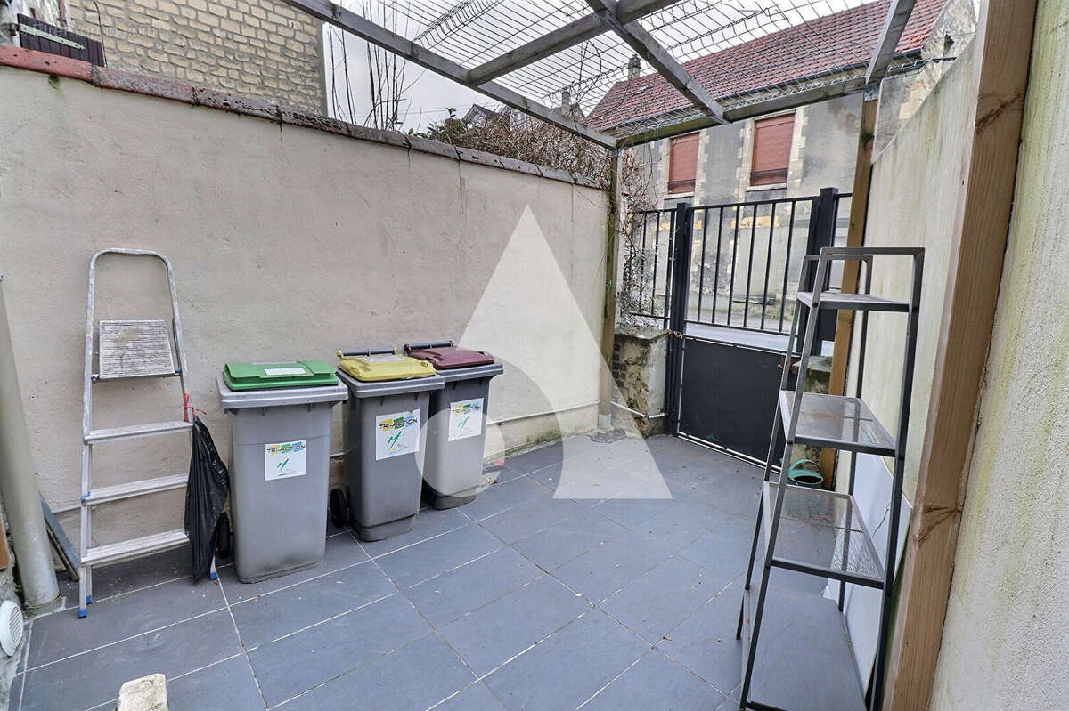 Maison à MERY-SUR-OISE