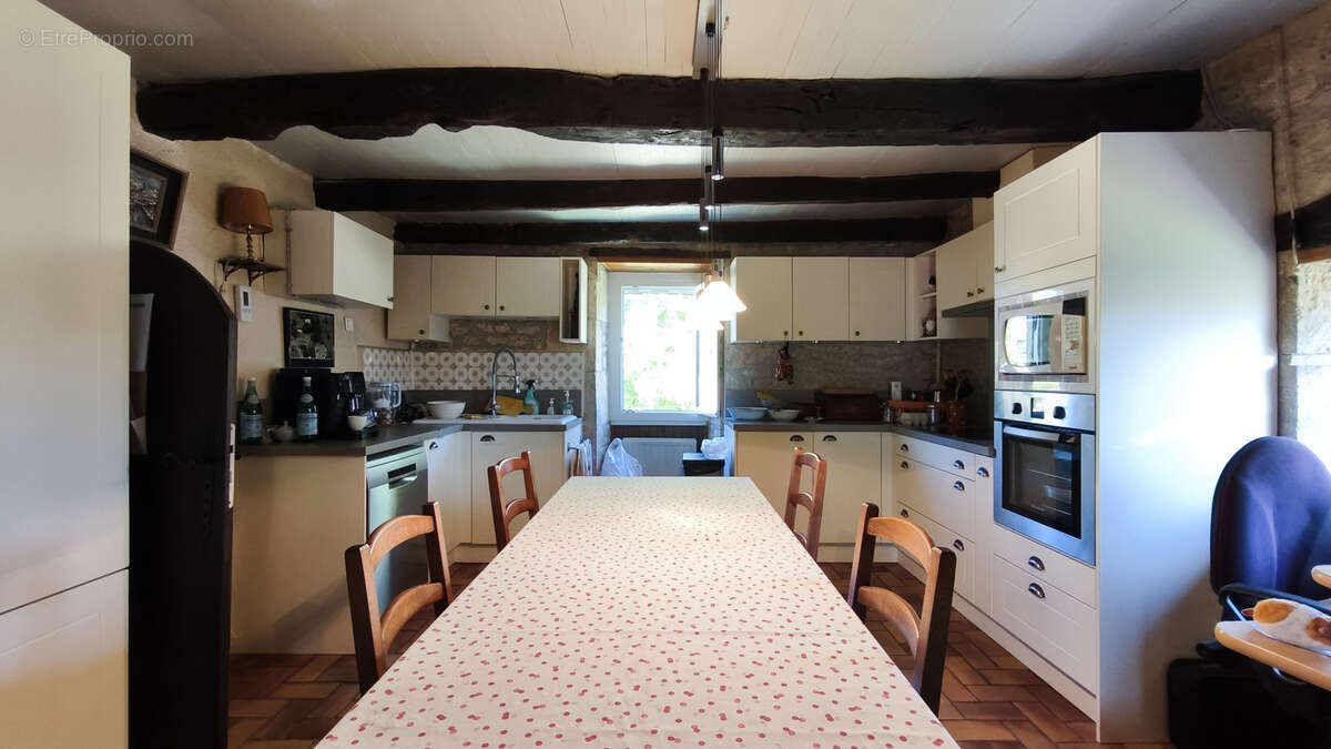 Maison à VILLESEQUE