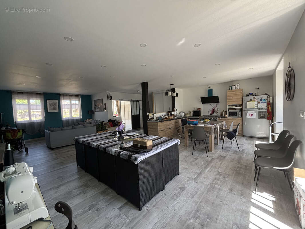 Maison à SAINTE-COLOMBE-SUR-SEINE