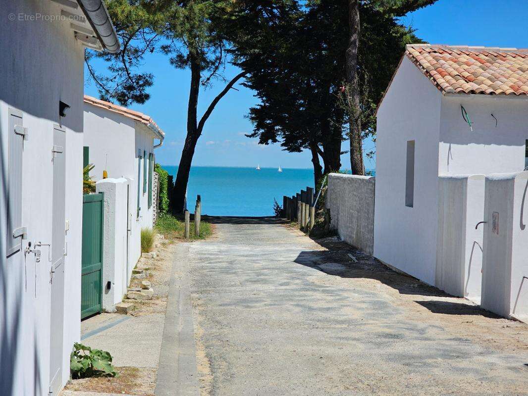 Rare !!! maison de 230 m² de surface comprenant une maison, un garage pour bateau et un studio sur rivedoux plage (17) - photo 6
