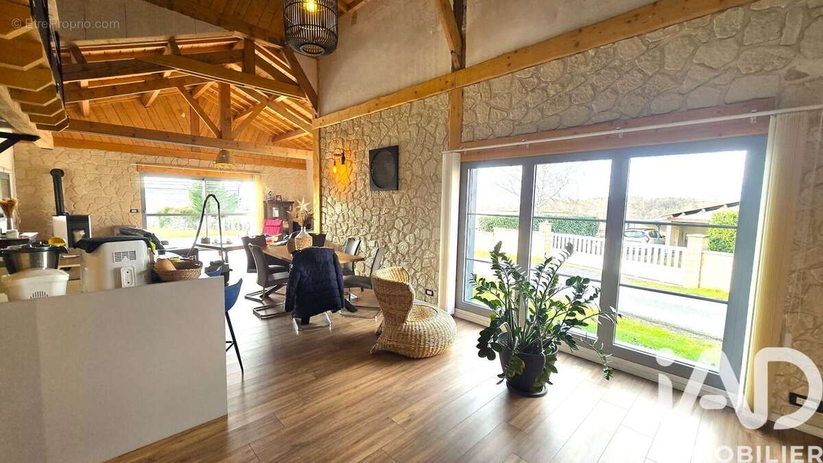 Maison 138 m² à Bongheat  - photo 8
