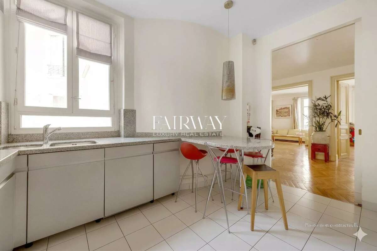 Appartement à PARIS-17E