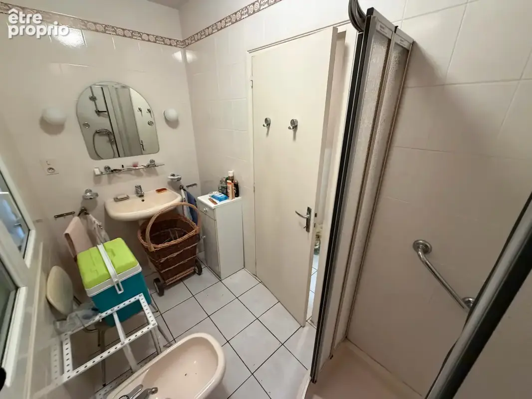 Maison 5 chambres - 3 garages - terrain - photo 19