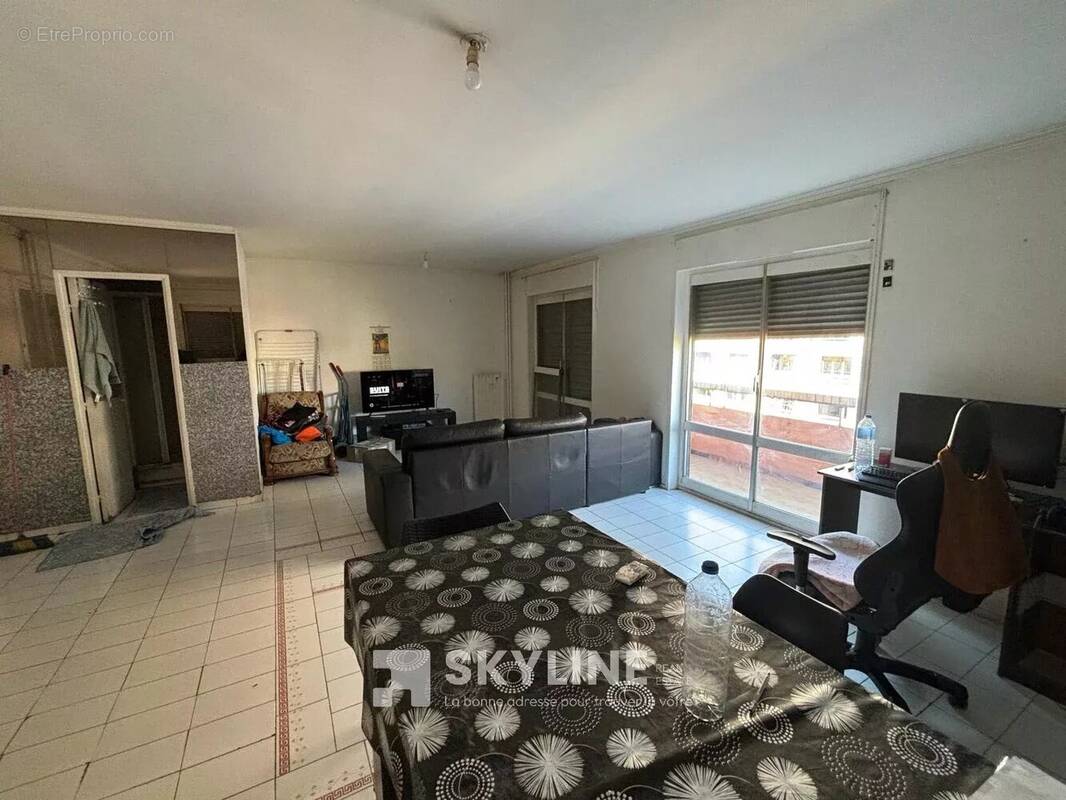 Appartement à MARSEILLE-3E