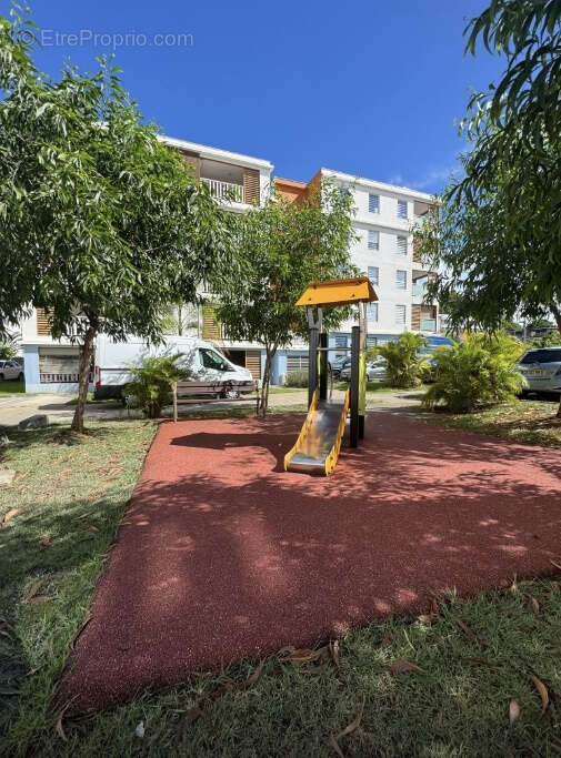 À vendre   Appartement T2 avec parking   Les Abymes - photo 10