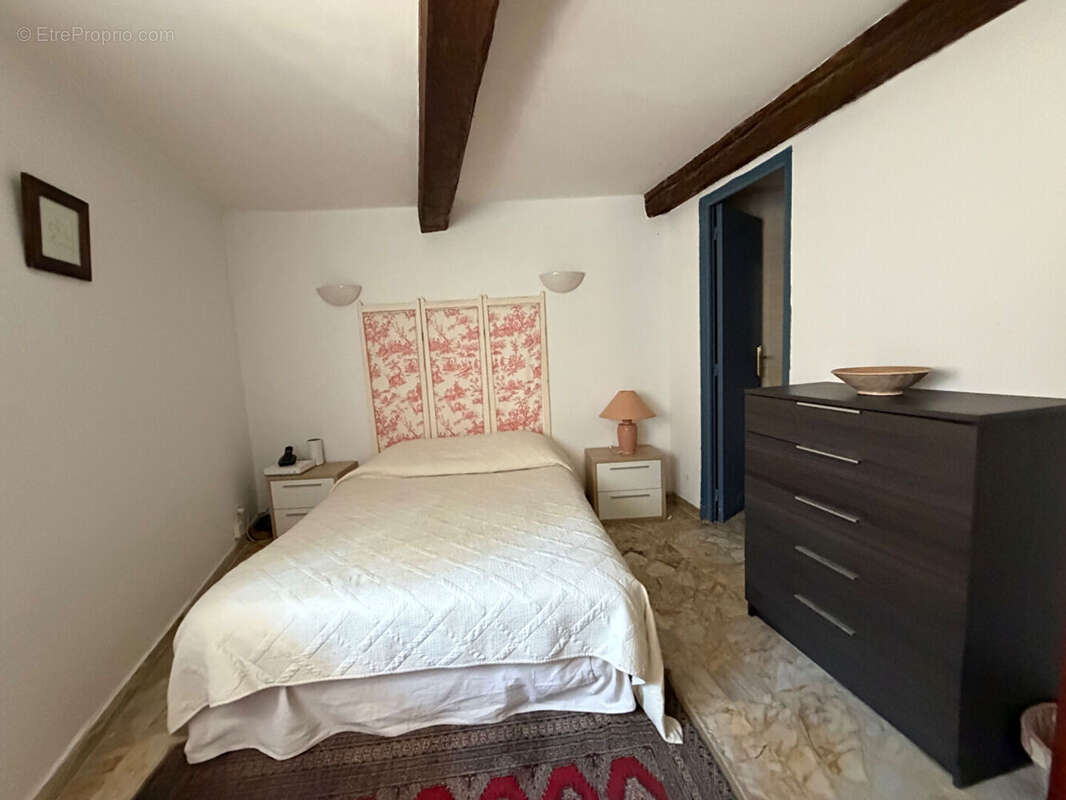 Le Broc : Maison de village 5 Pièces avec dépendance et jardin - photo 13