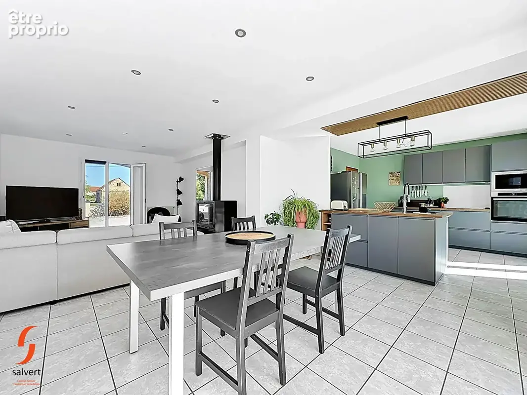 A vendre, Maison de plain pied 5 chambres  et un bureau, jardin de 1390m2 - photo 6