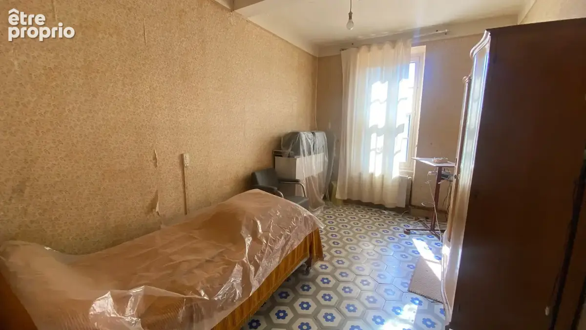 A vendre maison à rénover de 164 m2 avec cour et dépendances à Quarante   fort potentiel de division - photo 9