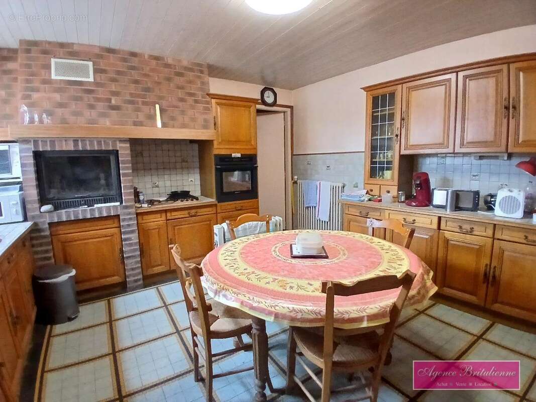 Maison 138 m² à Breteuil  - photo 2