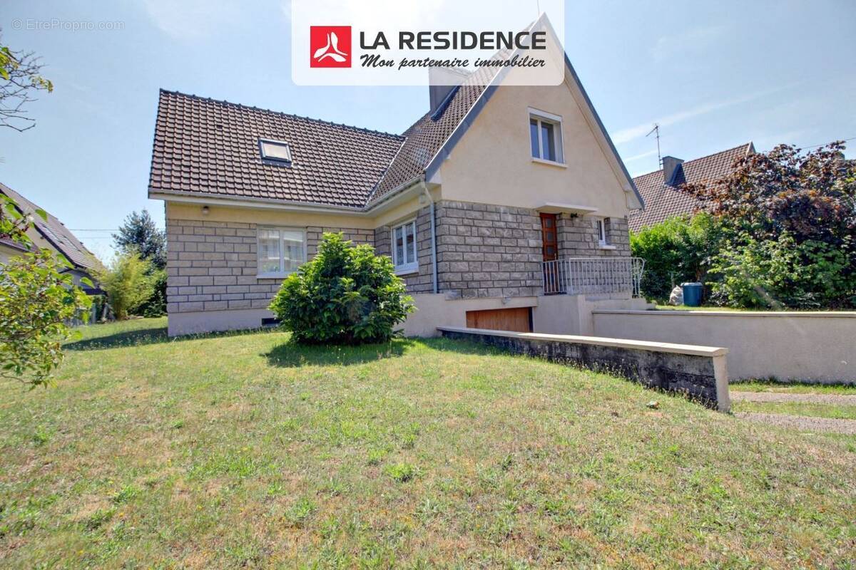 Maison à SAINT-ETIENNE-DU-ROUVRAY