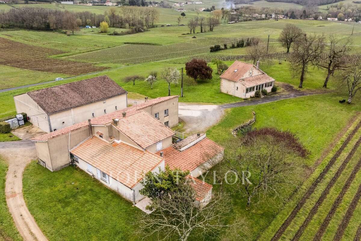Maison à SAINT-EMILION