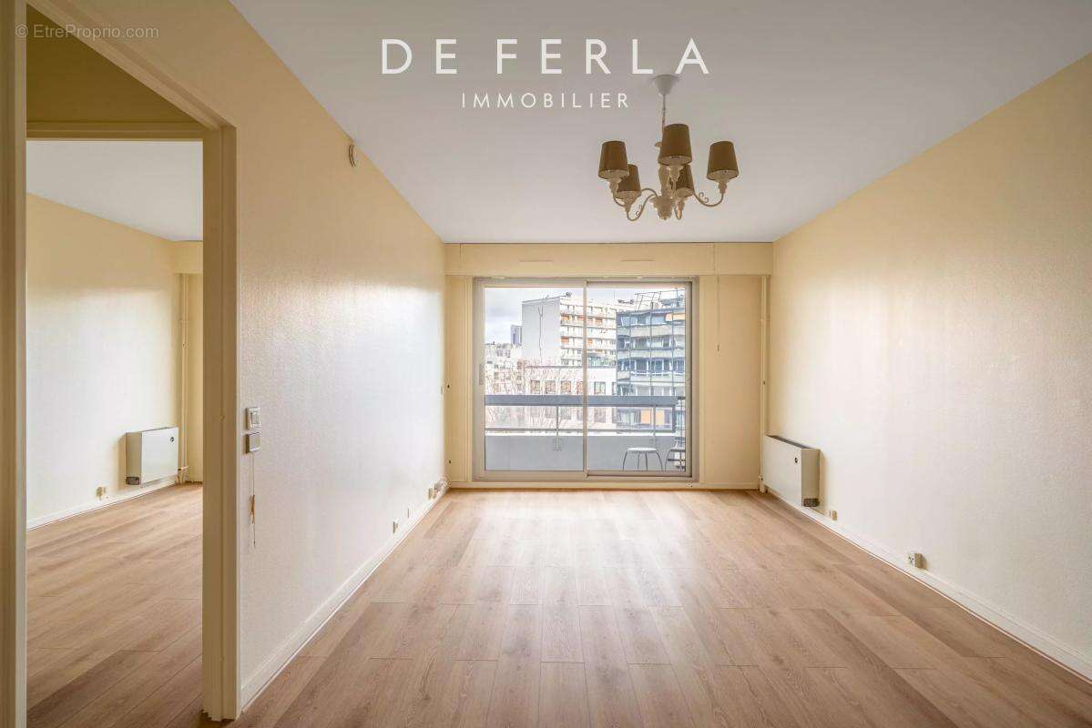 Appartement à PARIS-15E